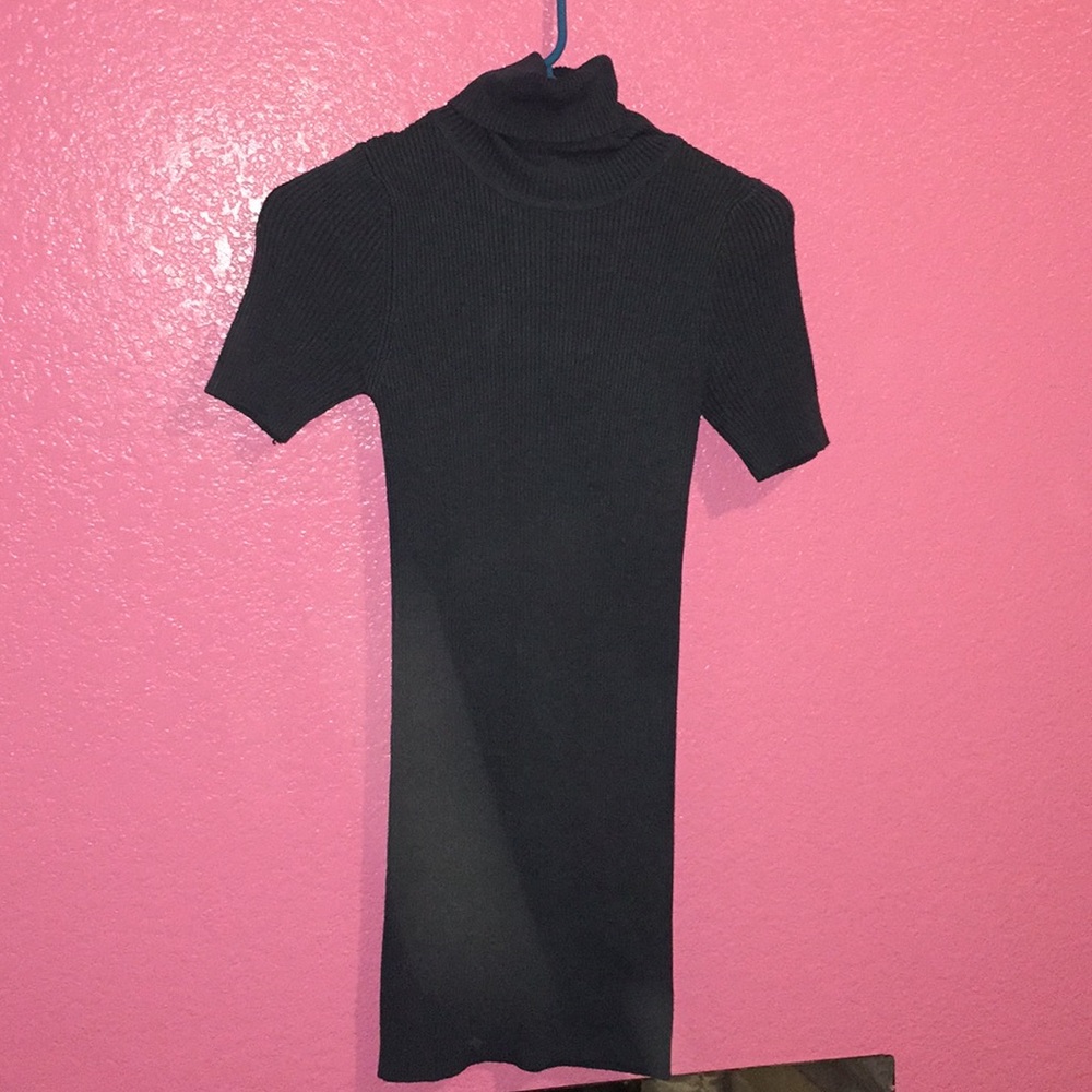 Size small short sleeve long turtleneck